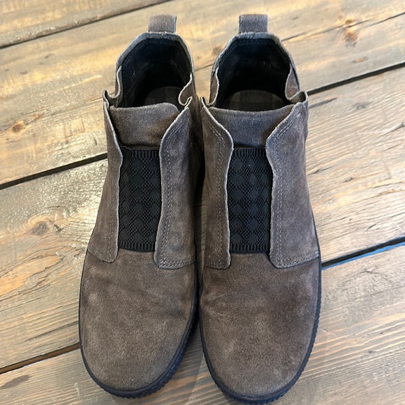 Born Women’s Rory Ankle Boot. - Picture 2 of 8